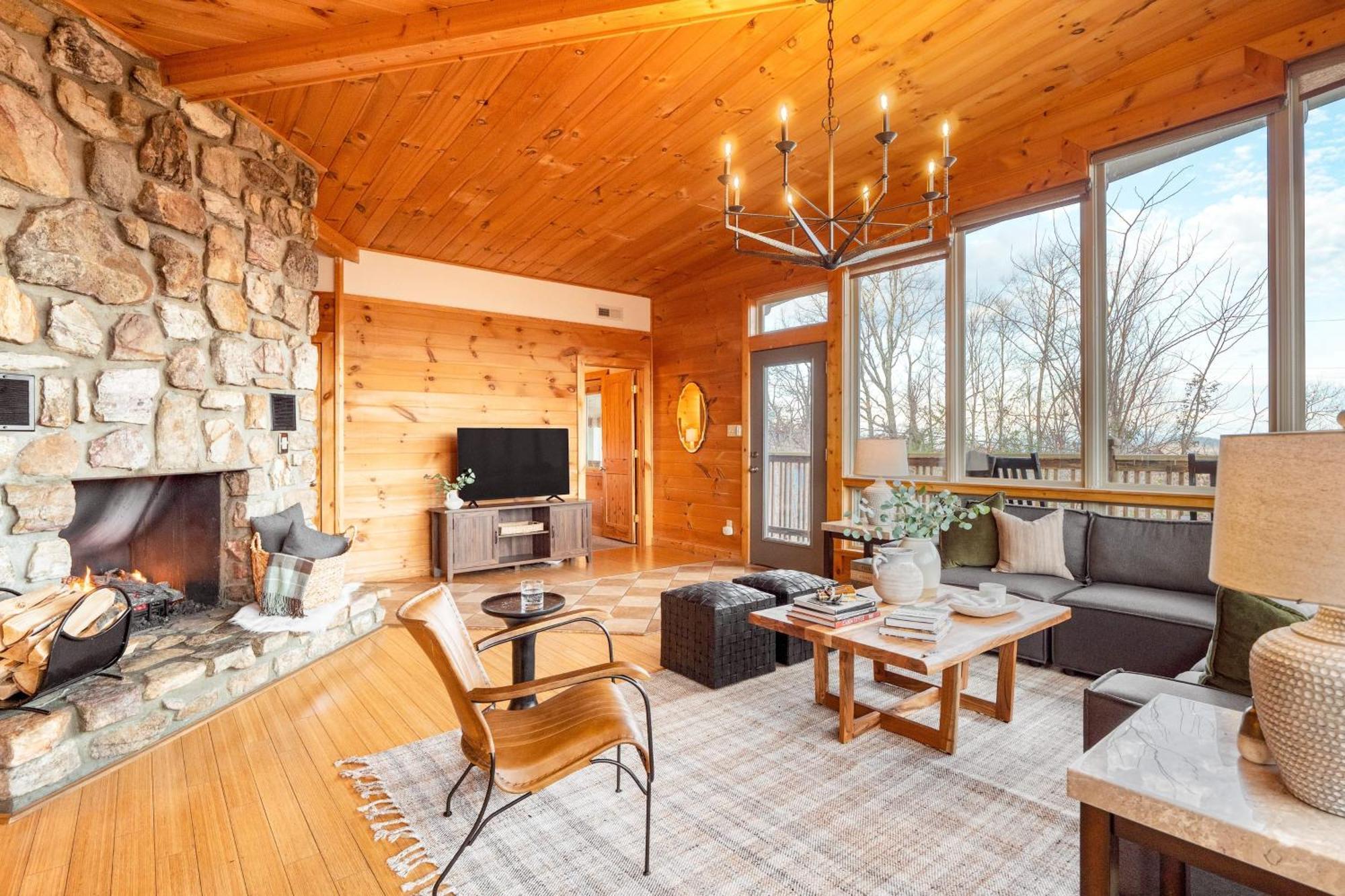 Chestnut By Avantstay Mountain Cabin W Treetop Views Hot Tub Game Room Gatlinburg Exterior photo